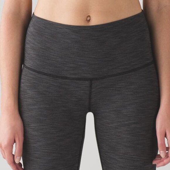 Lululemon Wunder Under Crop Size 8 - Picture 5 of 12